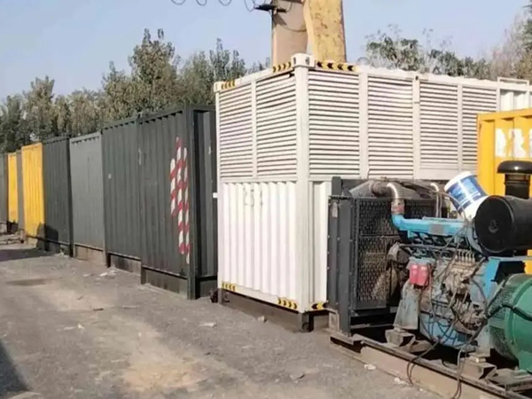 长宁200KW柴油发电机机组每小时油耗是多少？